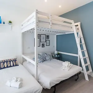 https://apartment-via-padova-151.it-lombardy.com