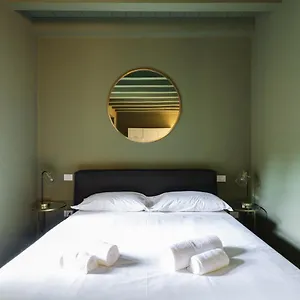 https://navigli-district-milano-center-studios.it-lombardy.com