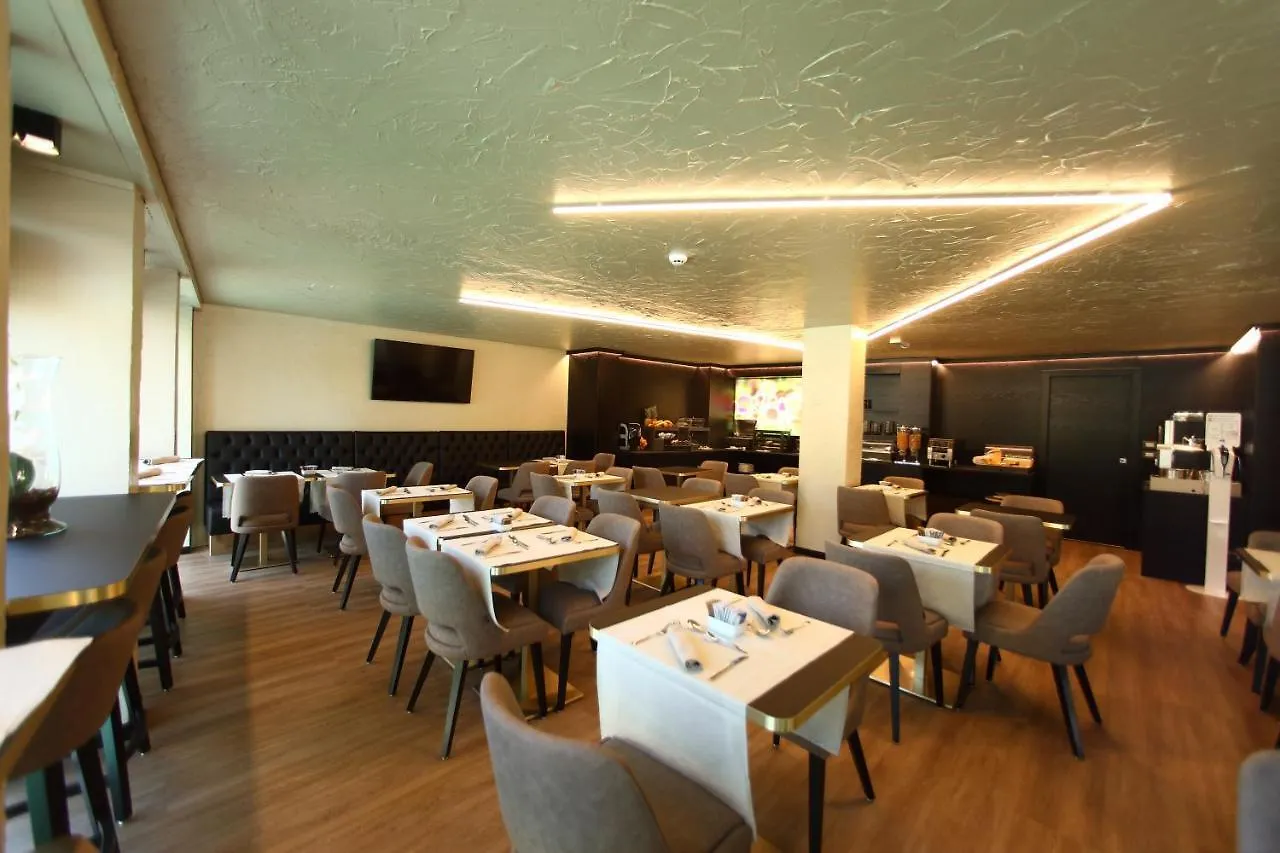 Hotel Bell'Arrivo By Dori Peschiera del Garda Italien