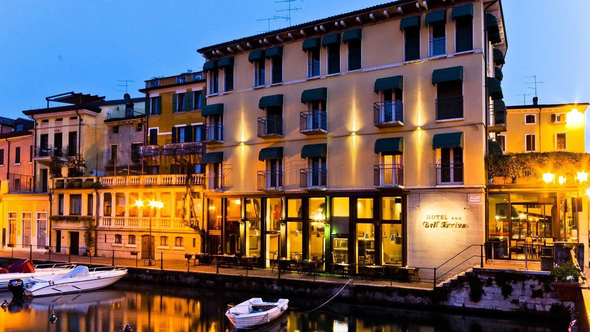 Hotel Bell'Arrivo By Dori Peschiera del Garda 3*,